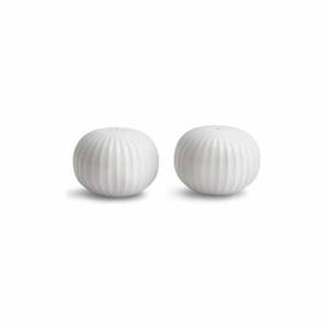 Set bielej soľničky a koreničky z porcelánu Kähler Design Hammershoi